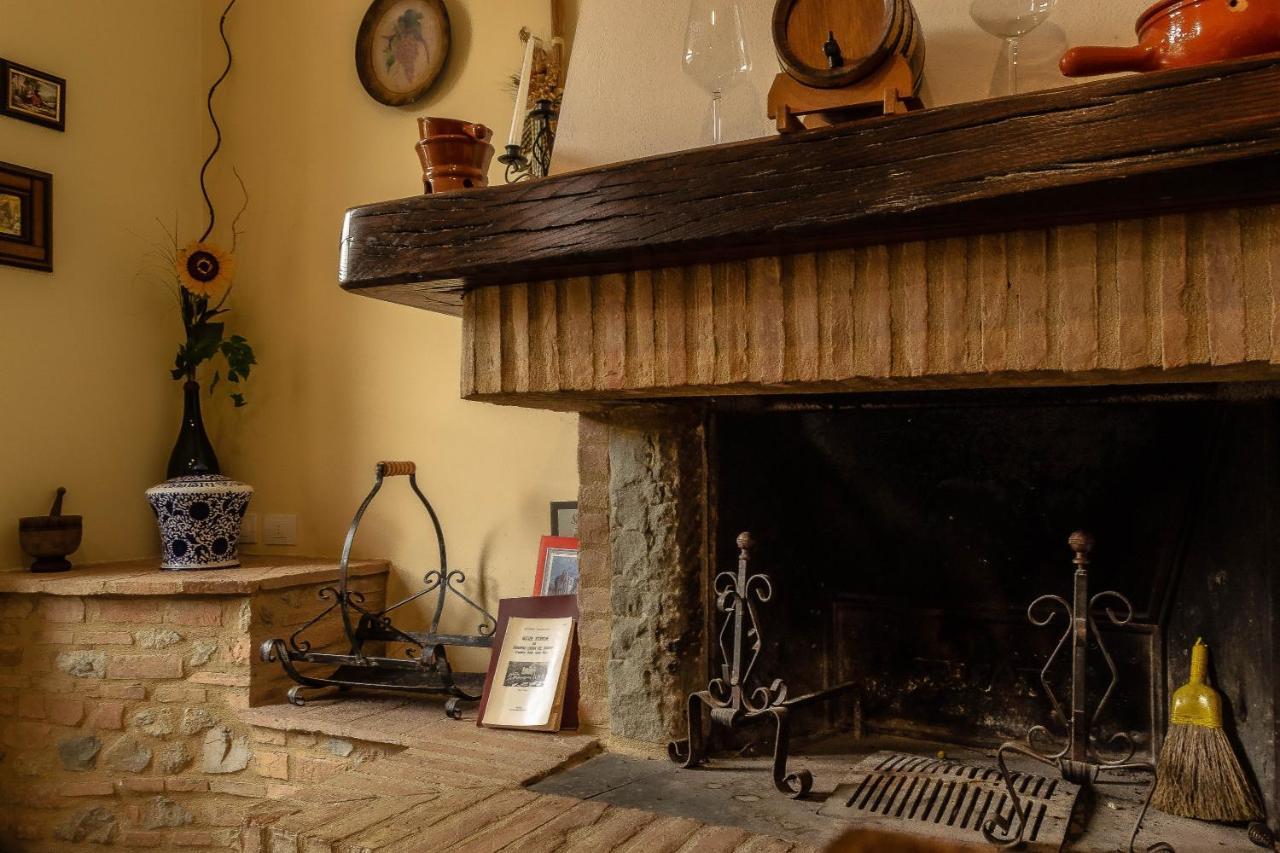 סן ג'ימיניאנו Agriturismo L'Olmo מראה חיצוני תמונה